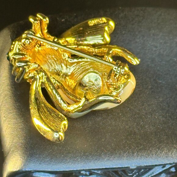 JOAN RIVERS JOAN OF THE JUNGLE BEE ENAMEL RHINESTONE BROOCH PIN SIGNED - Picture 2 of 3